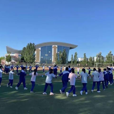 凝心聚力 携手共进———记察布查尔县高级中学高一年级小组文化建设之团队活动