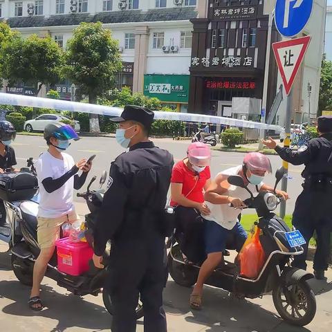 快速反应！特警支队全警出动密织疫情防控网