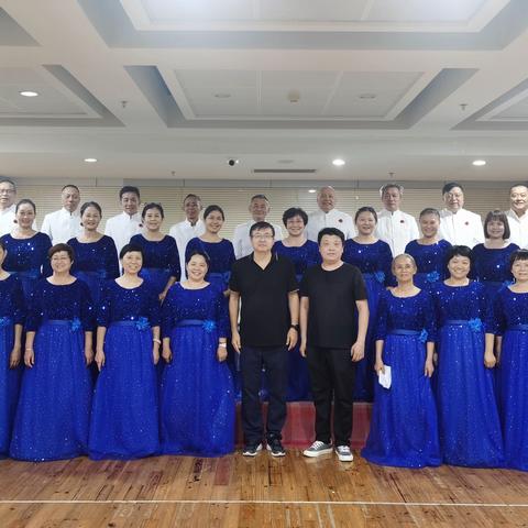 海南侨中校友合唱团
