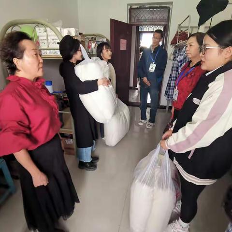 情暖中秋，爱在国庆
