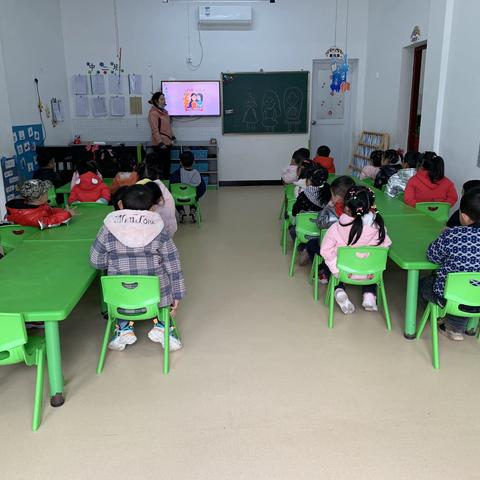 赤岩中心幼儿园中二班“三八妇女节”——《女神节日快乐》系列活动