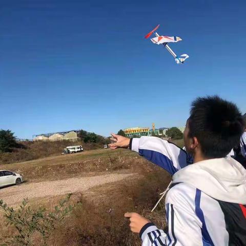 “劳动启迪智慧”——初二（8）班实践活动