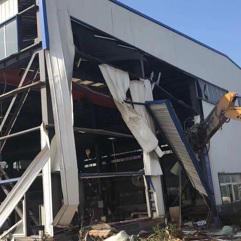 节前不松懈，拆除武汉宇宙科技违建厂房—持续开展工人村都市工业园环境综合整治