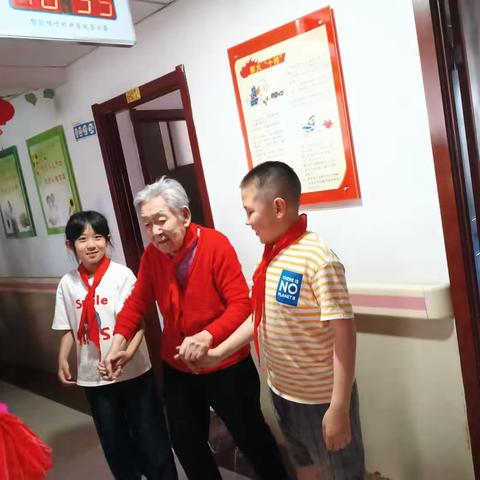 养老院里的六一儿童节