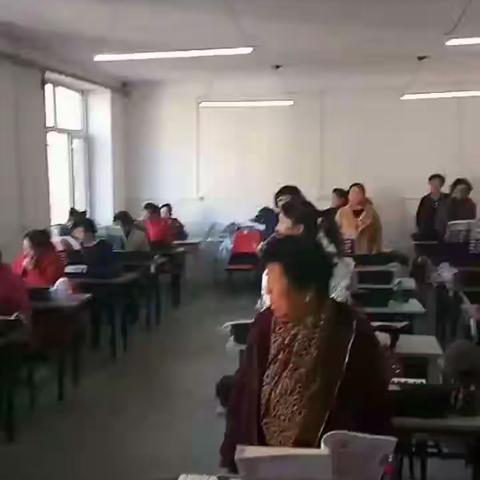 老年大学电子琴班