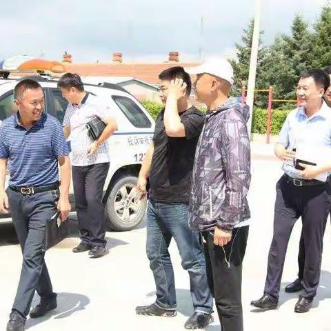 北湖街道红骥牧场社区迎接市、区领导验收综合减灾社区创建工作