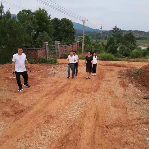 副县长彭丽英莅临永新职业中专指导工作