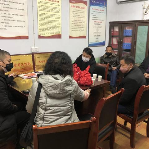 金城办广场社区：让党旗在疫情防控战场高高飘扬