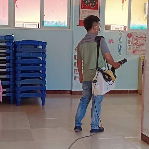 芮英堡幼儿园2021年12月18日全园消杀消毒