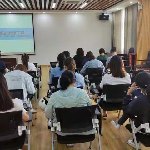 杆石桥街道新市区社区召开“银龄安康保险”业务培训会