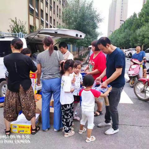 风雨同舟  温暖相伴——紫荆路街道高尚村妇联暖心慰问活动