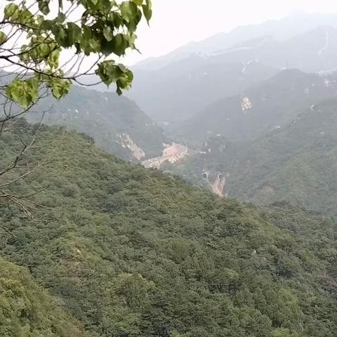 三句诗 远观京张高速，京张铁路
