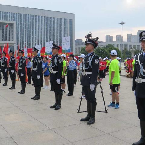 吉安市公安局特警支队参加禁毒宣传公益跑活动