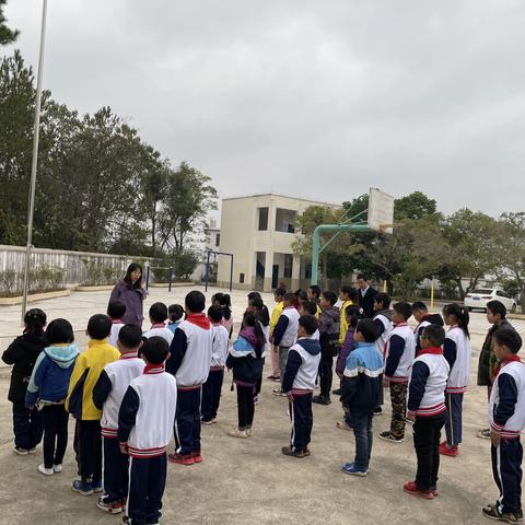 路在脚下，法在心中——凤岗峨眉小学交通安全日