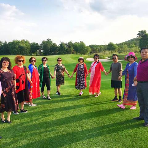 2018年6月29日一7月1日九年四班同学相聚斯拉普温泉小镇