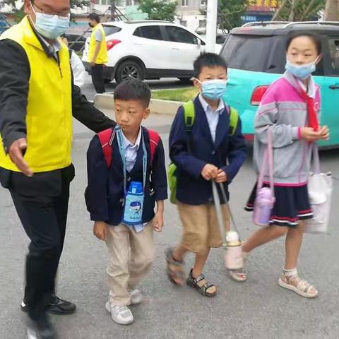 南阳实验学校五（5）班爱心天使