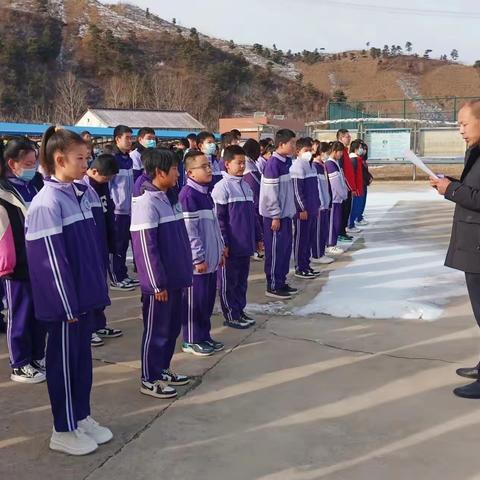 记一场红旗下的精神教育—小厂乡洪山口九年一贯制学校开展学习宣传贯彻党的二十大精神活动