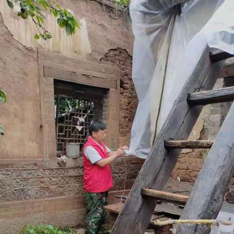 防汛一线上的包村干部——郝建增