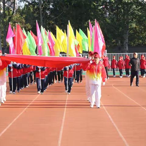 “庆祝建校七十周年—新泰一中东校田径田径运动会”纪实