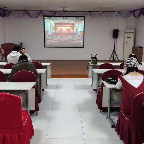 深入学习二十大报告精神，牢记我党宗旨、坚持人民至上，努力推动社区全面工作更好发展