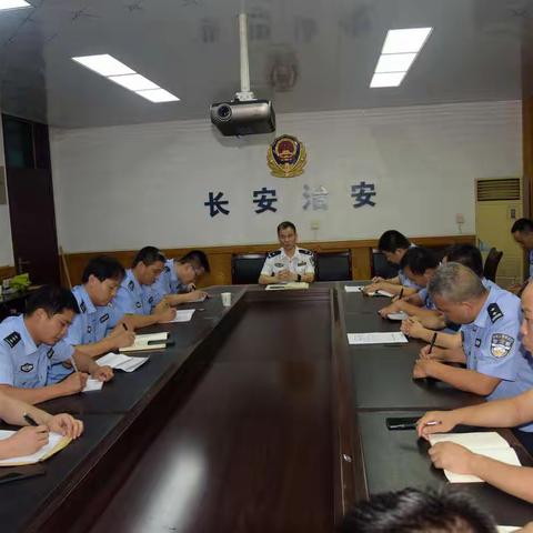 【不忘初心、牢记使命】分局党委副书记、政委朱敏为核查专业队民警讲党课