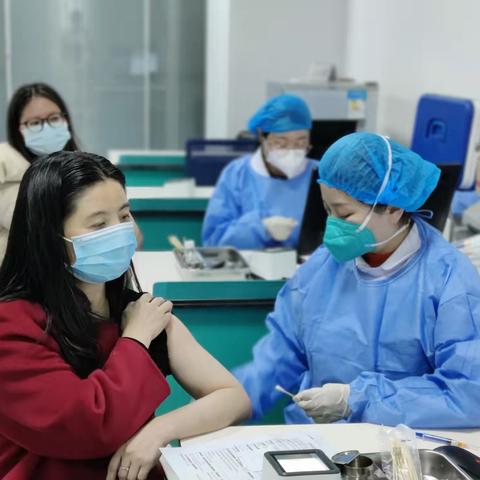 省卫健委督导组督导中心新冠病毒疫苗接种工作