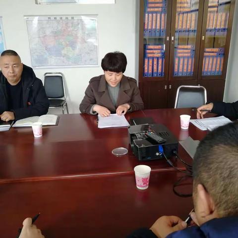 新密市特殊教育学校召开2017年度组织生活会和民主评议党员大会