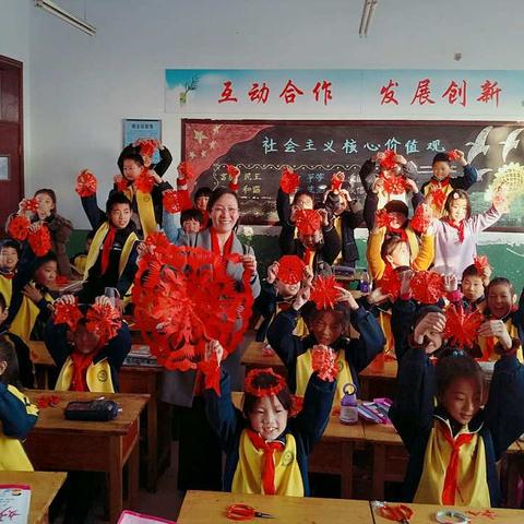 晋州市总十庄小学剪纸进校园活动