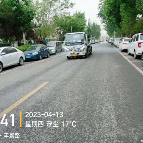 全面开展借雨冲洗作业，突出环境治理长效高效。