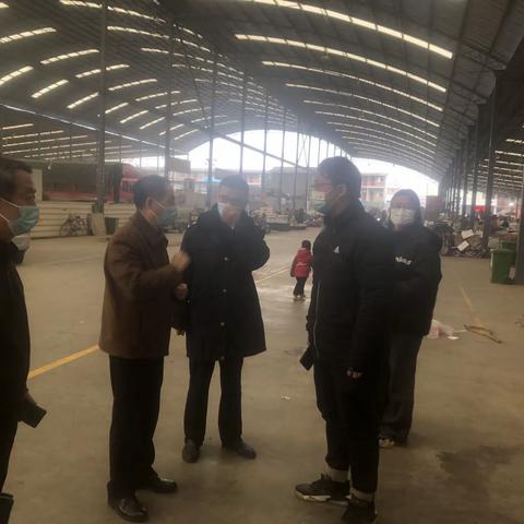 市市场监管局市场处督导检查鄠邑区农贸市场及餐饮企业和药品经营企业疫情防控工作