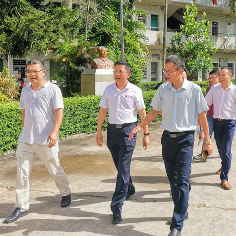 区委常委、常务副区长黎凯晟莅临树仔中学调研指导工作