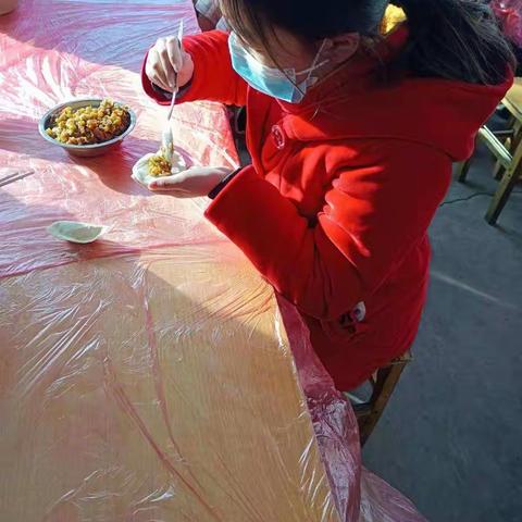 冬至大如年     人间小团圆 “培英学校冬至大团圆吃饺子喽”