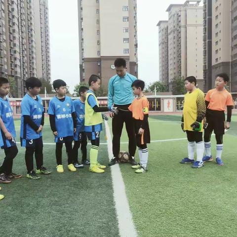 绿茵场上，放飞梦想