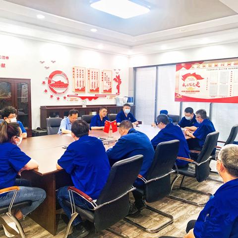 中国兵器首席科学家、公司总工艺师杜劭峰参加指导工艺研究所工艺实验室班前会