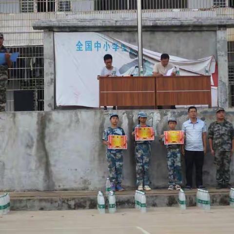 与烈日抗衡，同风雨争斗