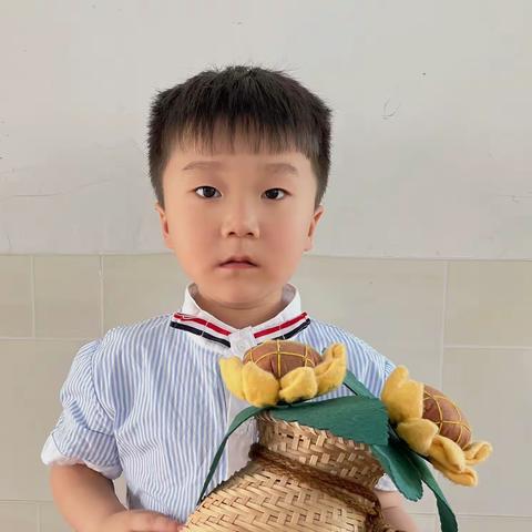 雅恩幼儿园森林三班—钟亿