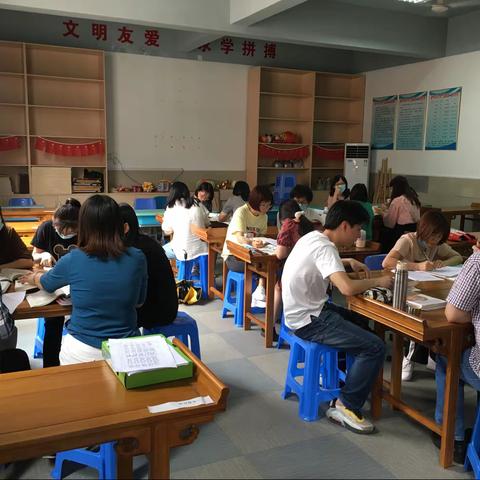 潜心教研勤探索 扎根教学促提升