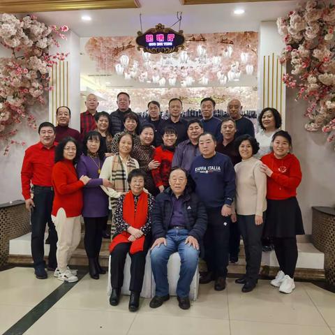 2021年3月8日，永恒十四班师生情，同㊗️三八妇女节留影纪念。