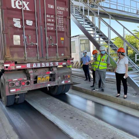 集装箱公司开展拖车套牌假牌、超限超载专项检查