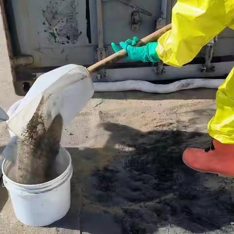 集装箱公司开展农药、锂电池、胶水和独居石集装箱泄漏应急训练