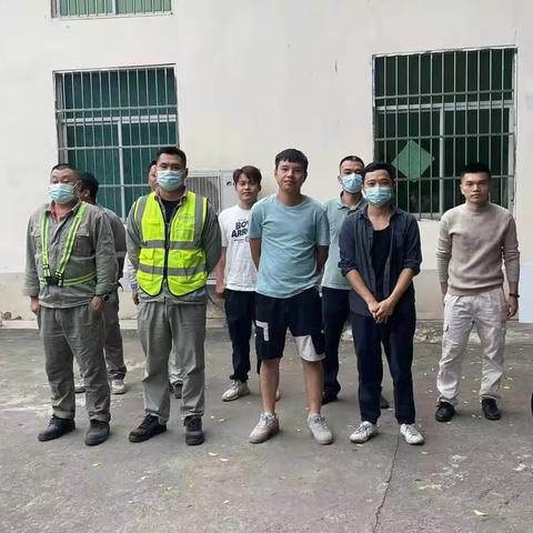 集装箱公司开展应急队伍人员训练