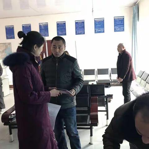  罗江正街支行前往福达出租车公司开展反洗钱、反假货币知识宣传