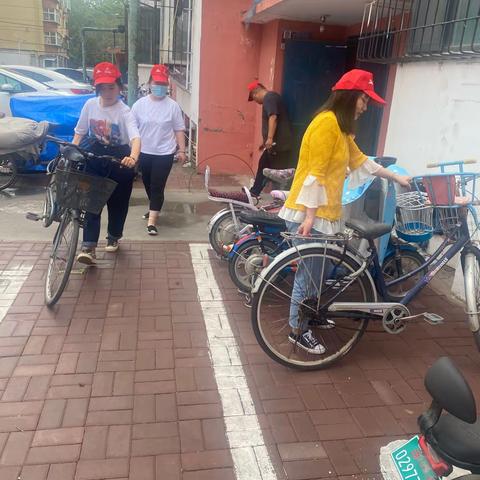 团结路街道守敬社区开展创建文明城市志愿者服务