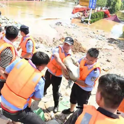 与民同心    并肩而行                               ——情指中心防汛抗疫纪实