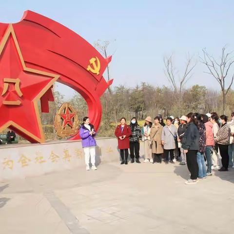 别样的“女神节” 美好教师向未来 杜集区实验初级中学女教师走进“淮北市退役军人主题文化公园”