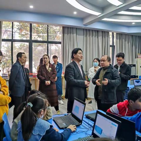 团省委领导莅临武昌区三道街小学调研指导少先队工作