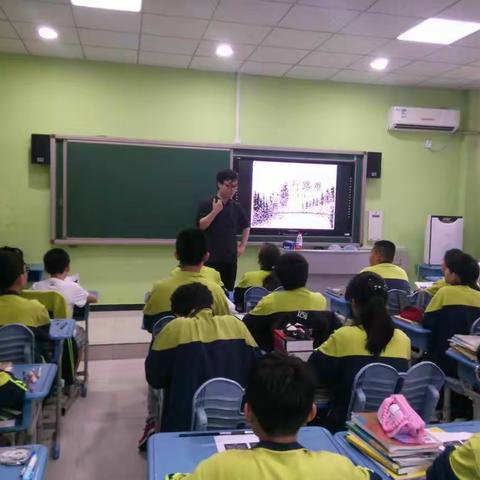 指导工作促发展，送课活动推教研