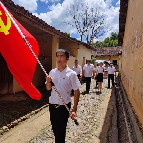 “缅怀革命先烈，传承红色基因”南岩社区开展7月份主题党日活动