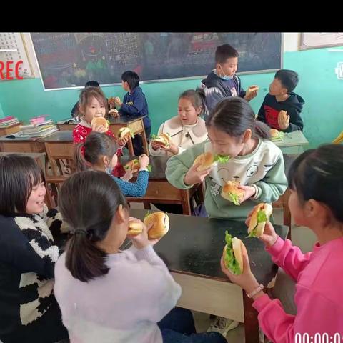 营养餐食 快乐成长——记曹庄小学学校食堂