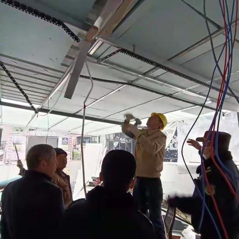 商户节前抢建 黄鹤楼执法中心快速拆除